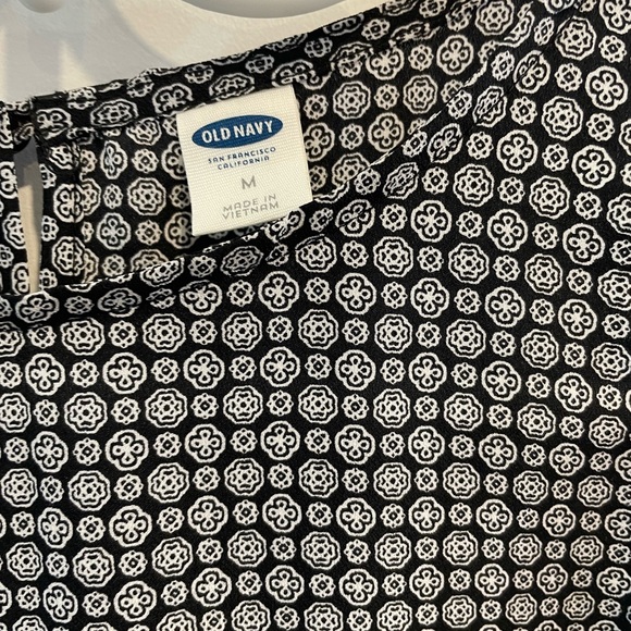Old navy blouse tank top - Picture 4 of 4